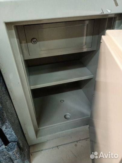 Сейфы огнестойкие 5шт.Б.У. Этот товар в Екатер