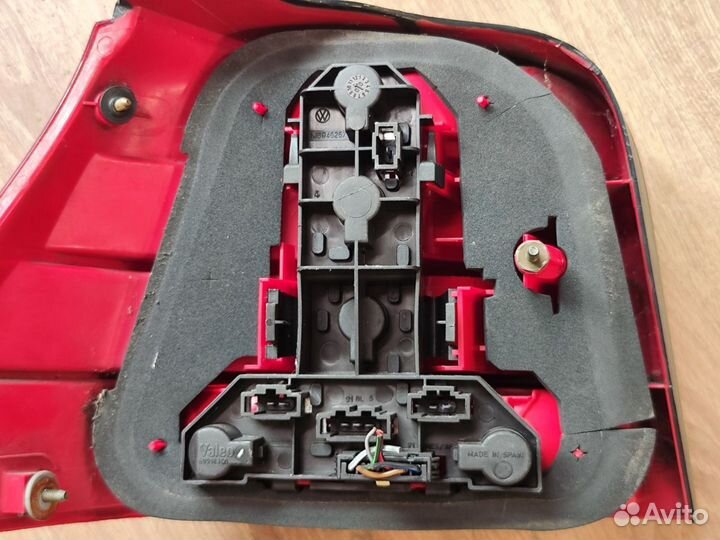 Фонарь задний правый Volkswagen Golf IV