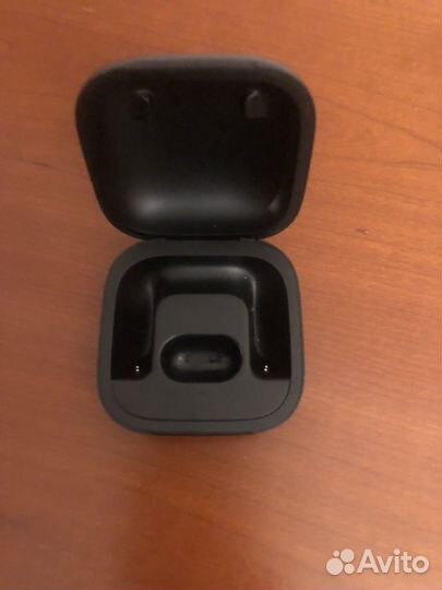 Powerbeats pro кейс
