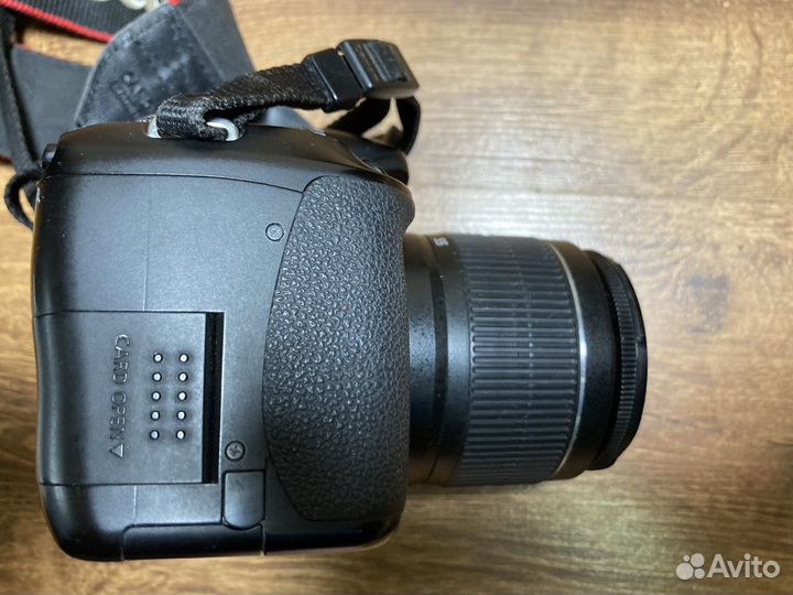 Зеркальный фотоаппарат