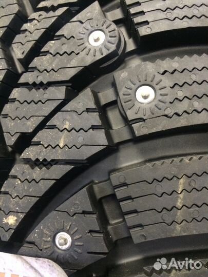 Pirelli Formula Ice 215/55 R17