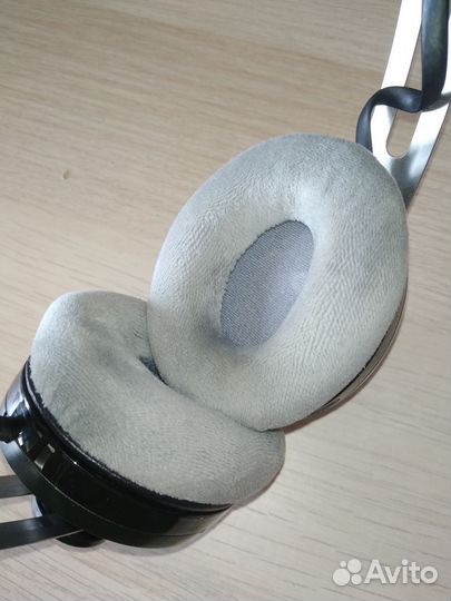 Беспроводные наушники Sennheiser Momentum M2 oebt