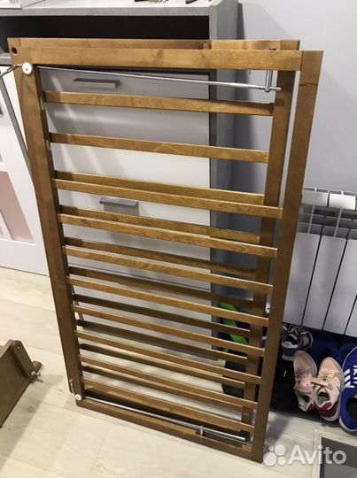 Детская маятниковая кроватка