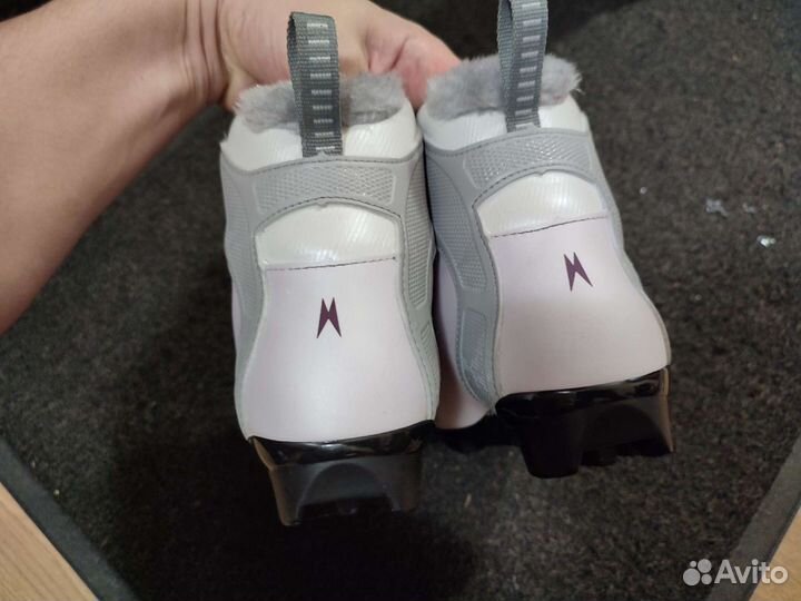 Лыжные ботинки женские