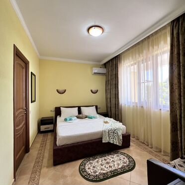 Комната 25 м² в 4-к., 1/3 эт.