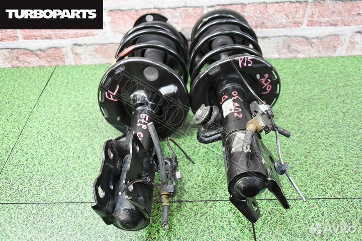 Стойки передние Toyota Prius ZVW30 2zrfxe