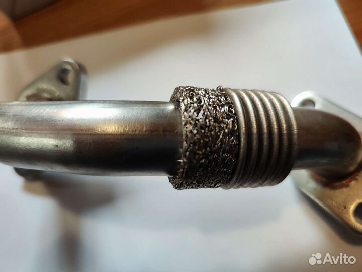 Патрубок рециркуляции отработанных газов