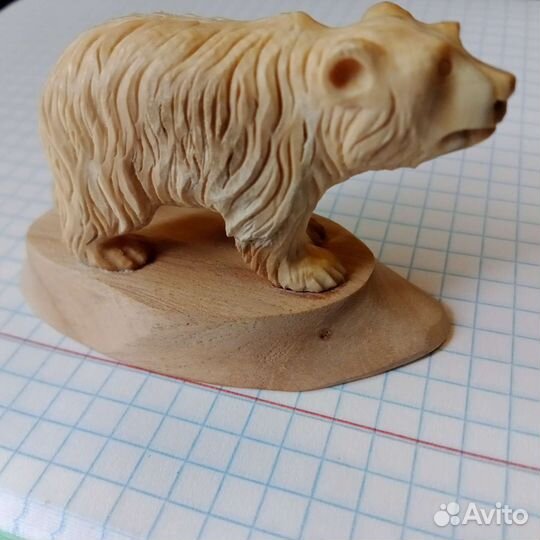 Фигурка медведя из слоновой кости