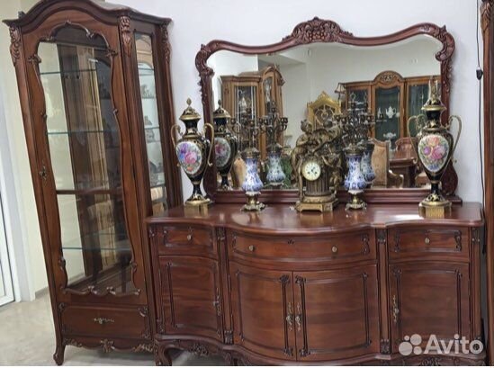 Комплект Румыния. Красное дерево. Резьба