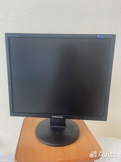 Монитор Samsung