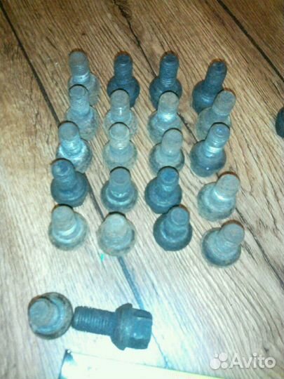 Болты на стальные диски Мерседес/mersedes