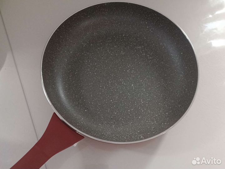 Сковорода 26 новая