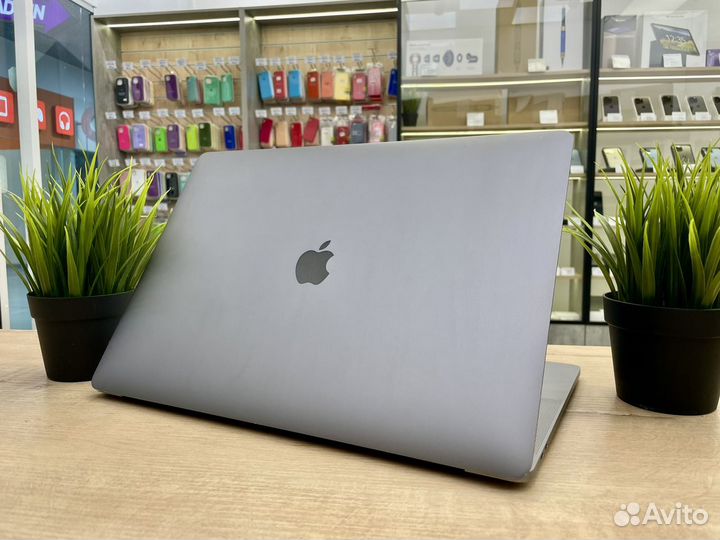 Apple MacBook Pro 15 2017 i7 16Gb 154 цикла