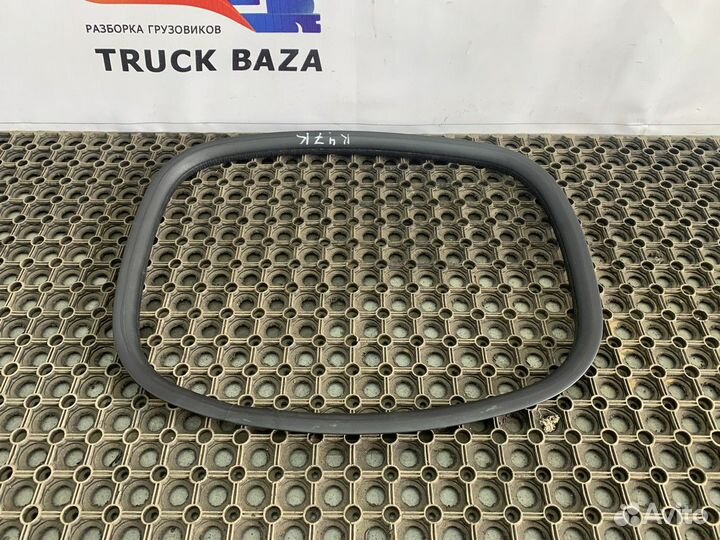 Уплотнитель инструментального ящика Renault T