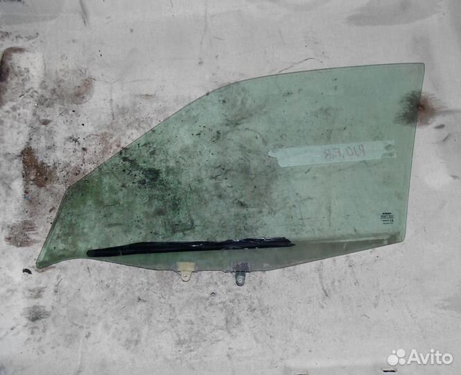 Стекло двери передней правой Nissan Primera P10