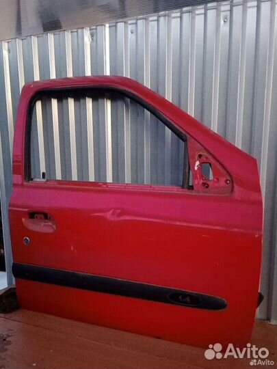Дверь передняя правая Renault Symbol 1999-2002