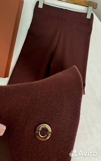 Свитер шерстяной женский