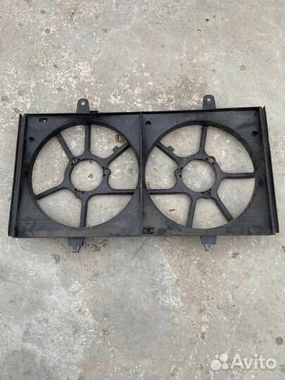 Диффузор радиатора Nissan 21483-9Y000