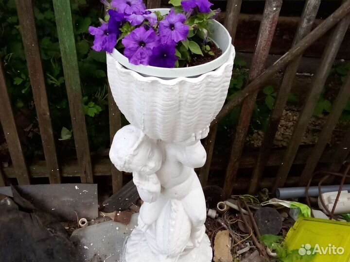 Садовая фигура под фонтан или цветник