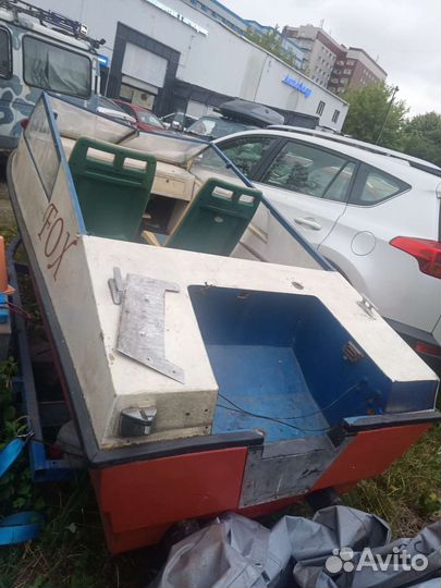 Лодка мотроная тримаран 