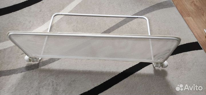 Защитный барьер для кровати