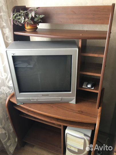 Стол компьютерный