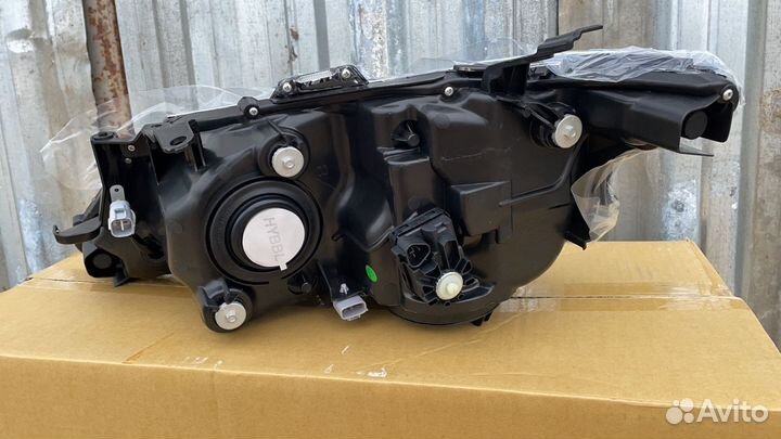 Фары на toyota camry 55