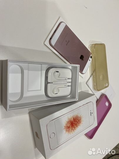 iPhone SE, 32 ГБ