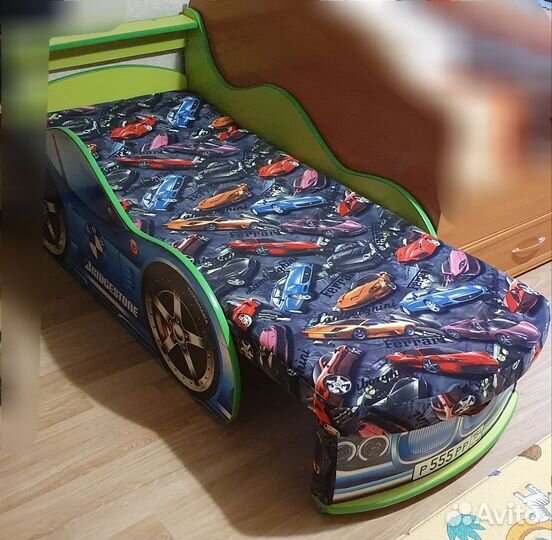 Кровать машина детская