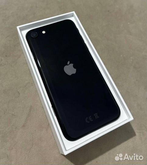 iPhone SE, 128 ГБ