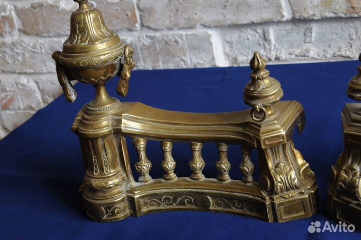 Старинные бронзовые навершия на камин