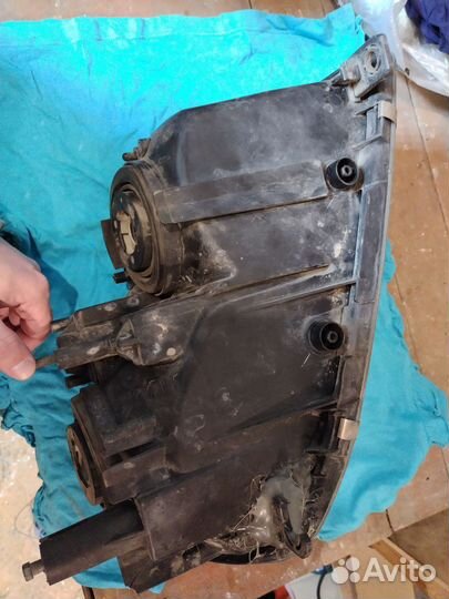 Продам фары для Тойота Раф4 1999 цена за обе