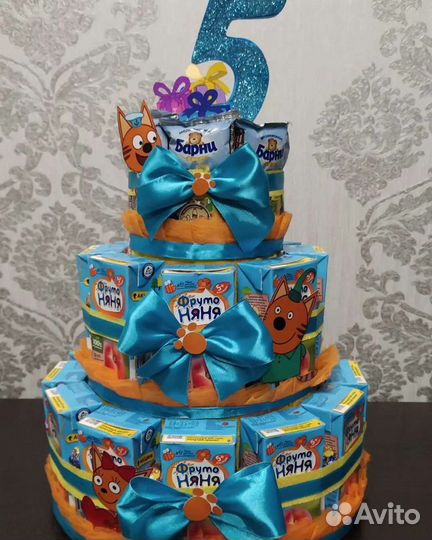 Торт из соков и сладостей для детского сада