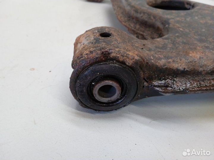 Рычаг передний правый Opel Astra H 1.8 2010