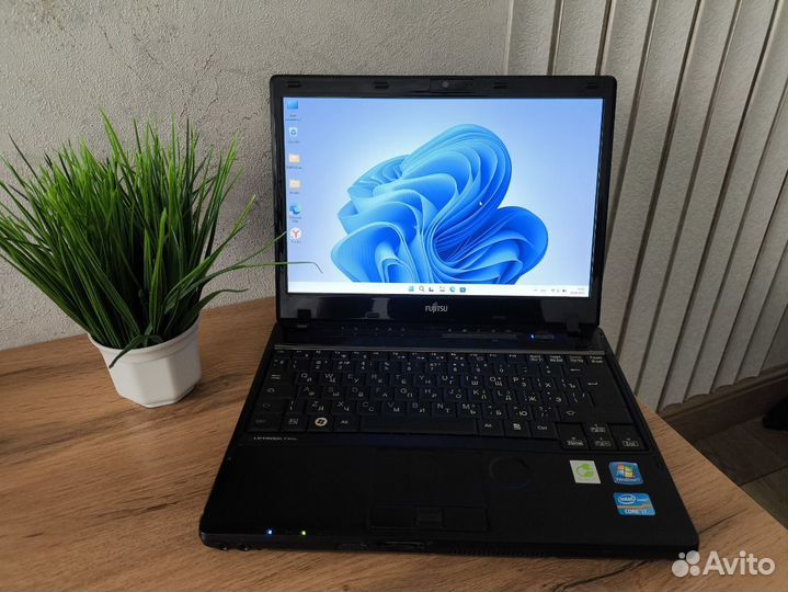 Ноутбук Fujitsu Intel Core i7-2617M/8Gb озу/240SSD