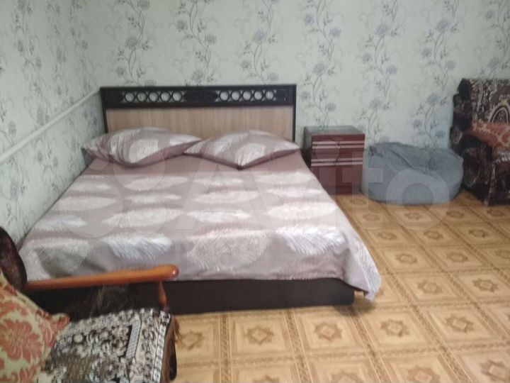 Комната 18 м² в 5-к., 1/1 эт.