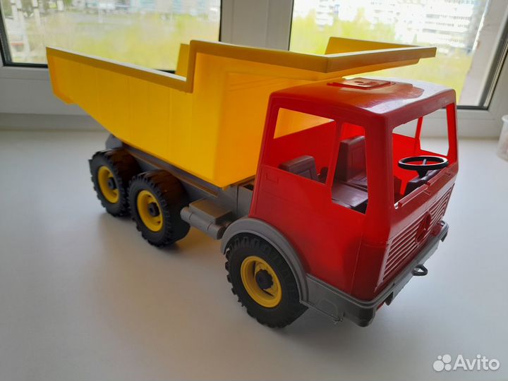 Грузовик и Трактор