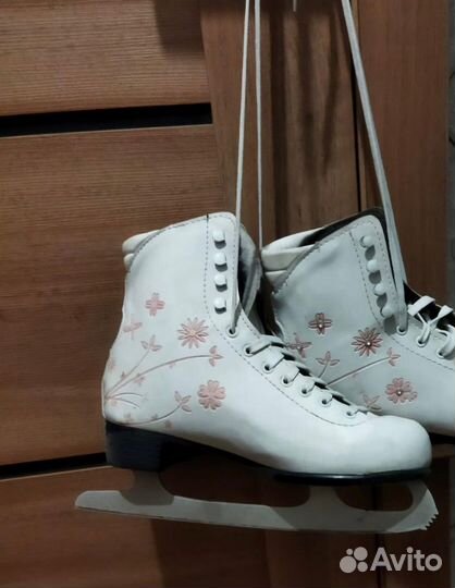 Продам коньки