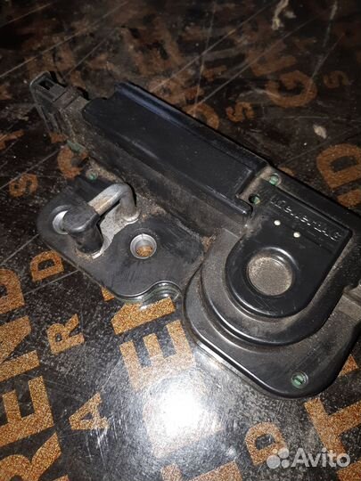 Замок двери багажника с доводчиком porsche 1 VW