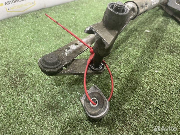 Трапеция стеклоочистителей в сборе с мотором A4B9