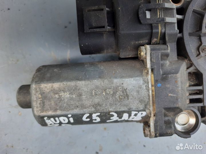 Моторчик стеклоподъемника задний левый Ауди А6 С5