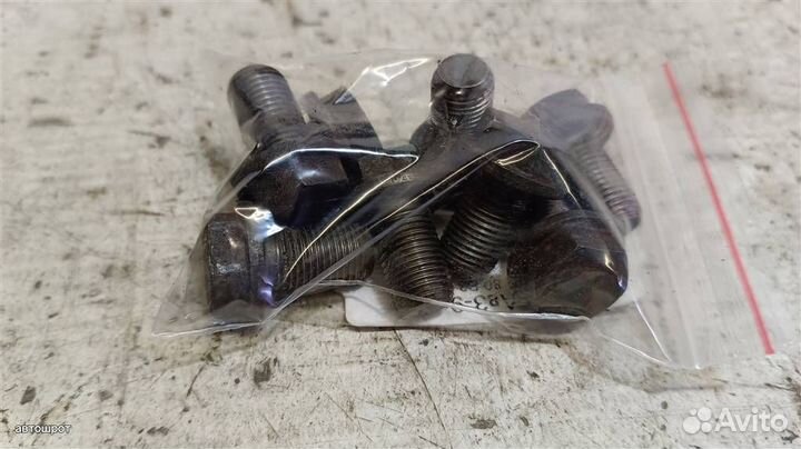 Болт маховика Nissan Maxima A32 94-00г