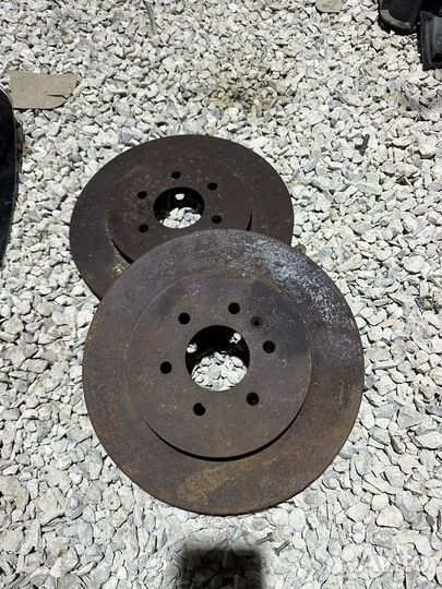 Cadillac srx задние тормозные диски