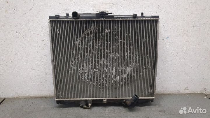 Радиатор охлаждения двигателя Mitsubishi Grandis