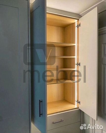 Шкаф двухстворчатый