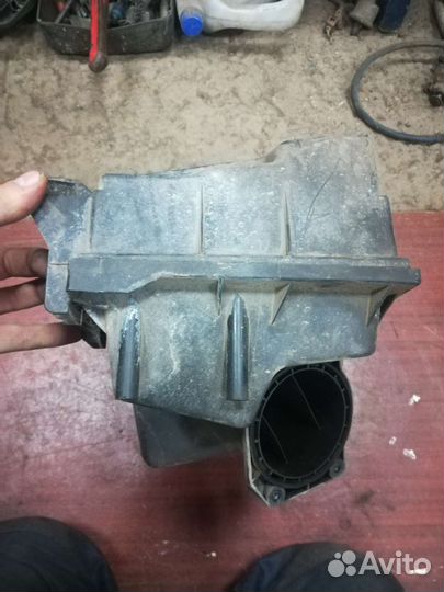 Корпус воздушного фильтра skoda octavia a4