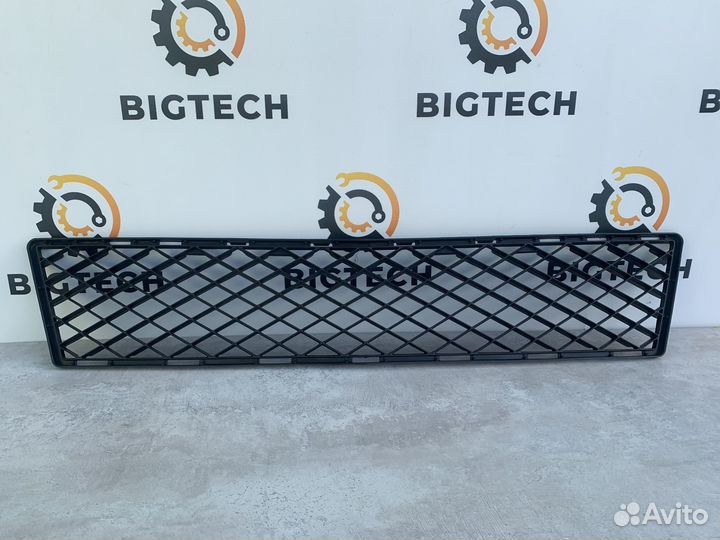 Решетка переднего бампера Mercedes GLK A2048851723