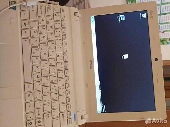 Нетбук от asus рабочий хорошая состояния зарядка