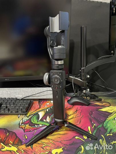 Стабилизатор для съемки Zhiyun smooth 4