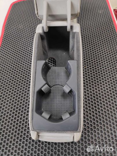 Подлокотник audi